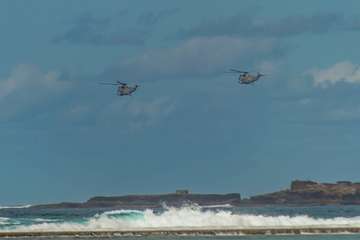 Cuatro países participan en ejercicios de desembarco frente a Las Canteras (Foto Antonio Rico)